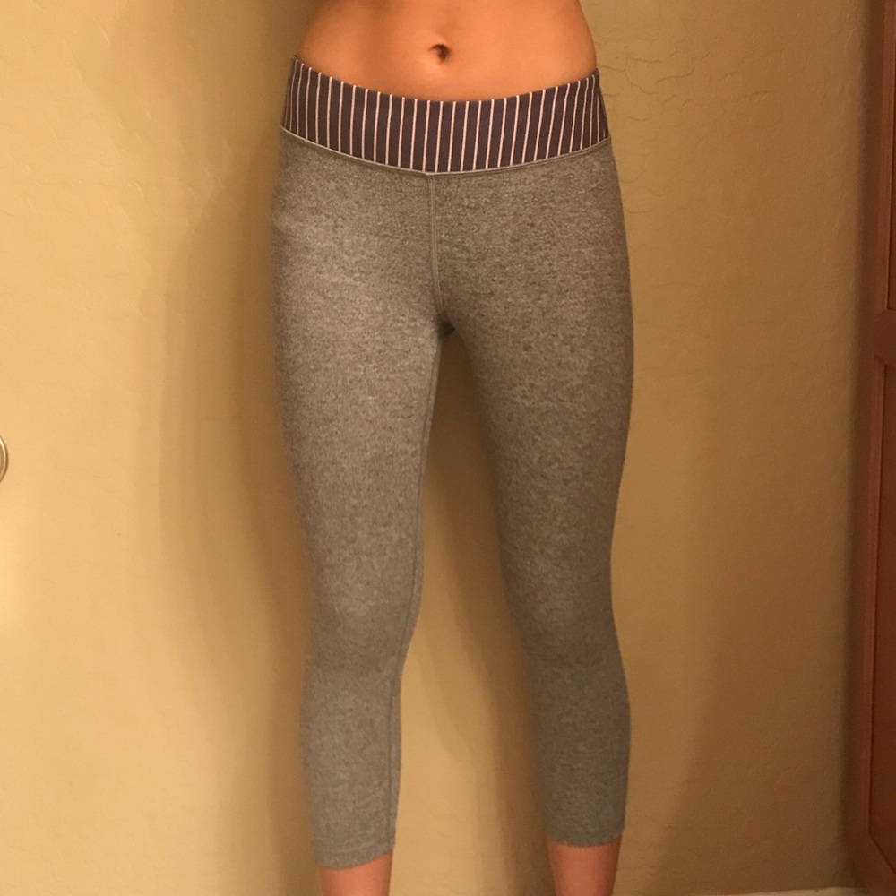 Reversible ivivva cropped leggings